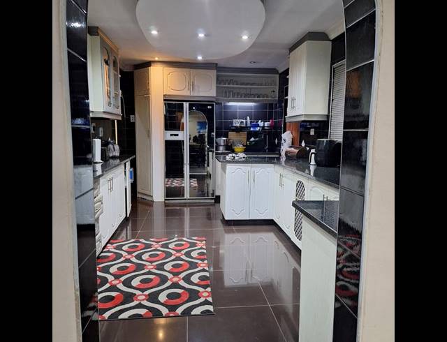 5 BEDROOM HOUSE FOR SALE IN COPESVILLE